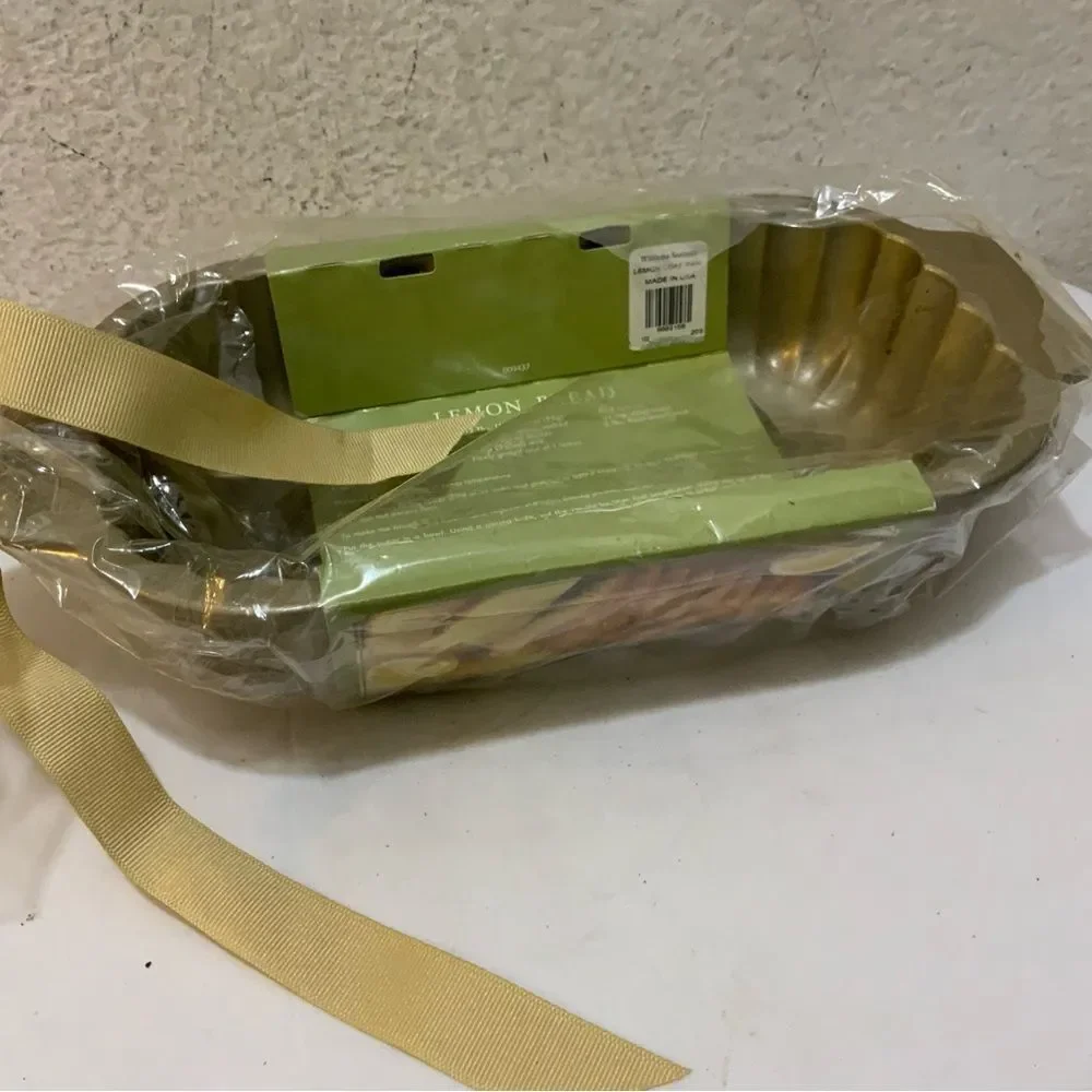 Williams-Sonoma + Nordic-Ware Lemon Bread Pan